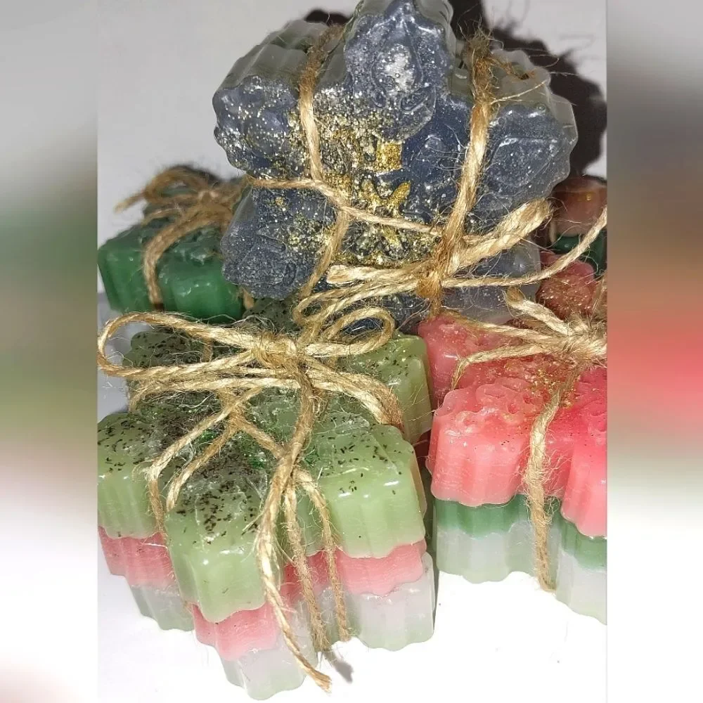 Hand crafted snowflake 3piece waxmelts from our Winter Wonderland collection